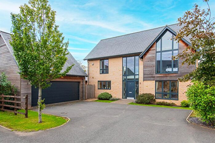 4 Bedroom Detached House For Sale In Lake Drive, Weldon, Corby, NN17