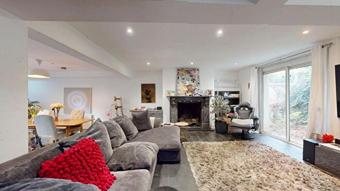 5 Bedroom Maisonette To Rent In Oval Road, Regents Park, NW1