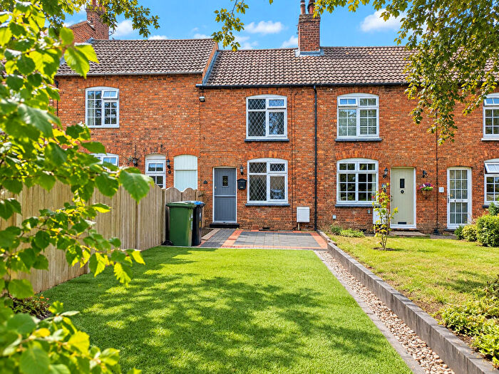 2 Bedroom Cottage For Sale In Main Street, Clifton Upon Dunsmore, Warwickshire, CV23