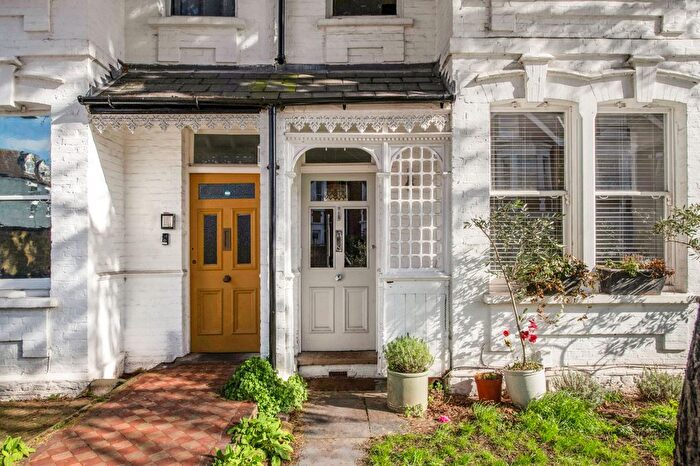 8 Bedroom Semi-Detached House For Sale In Sandycombe Road, Kew, TW9