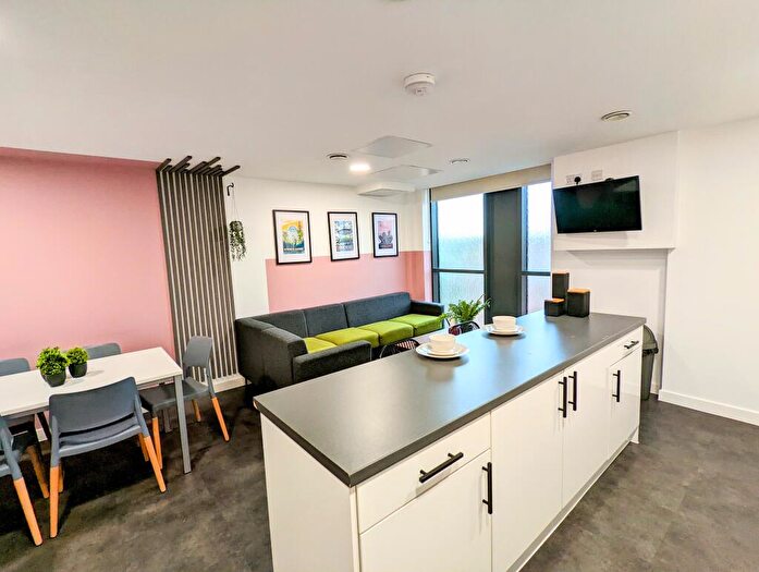 1 Bedroom Flat To Rent In - George Road, Five Ways, West Midlands, B15