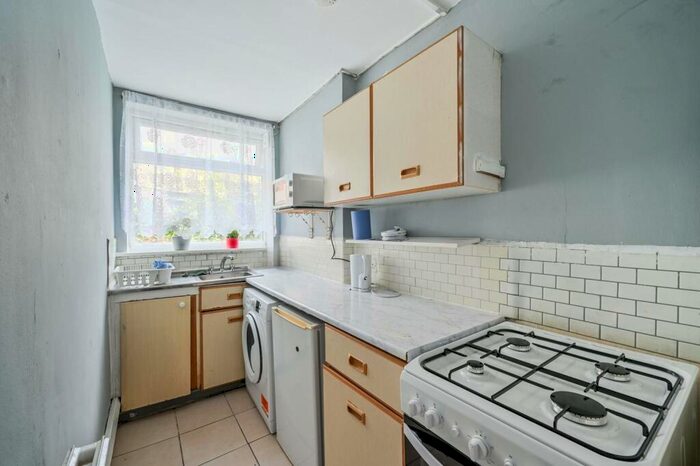 2 Bedroom Flat To Rent In Aylesbury Road, London, , Elephant And Castle, London, SE17