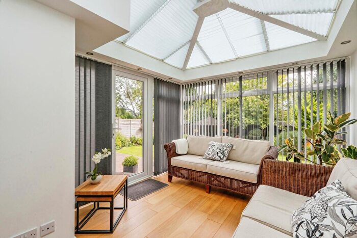4 Bedroom Detached House For Sale In Oaklands Grove, Waterlooville, PO8