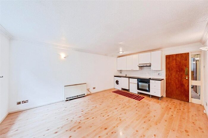 1 Bedroom Flat To Rent In Viscount Drive, Beckton, London, E6