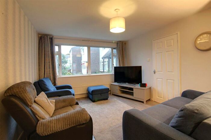 3 Bedroom End Of Terrace House For Sale In Carmarthen Close, Farnborough, Hampshire, GU14