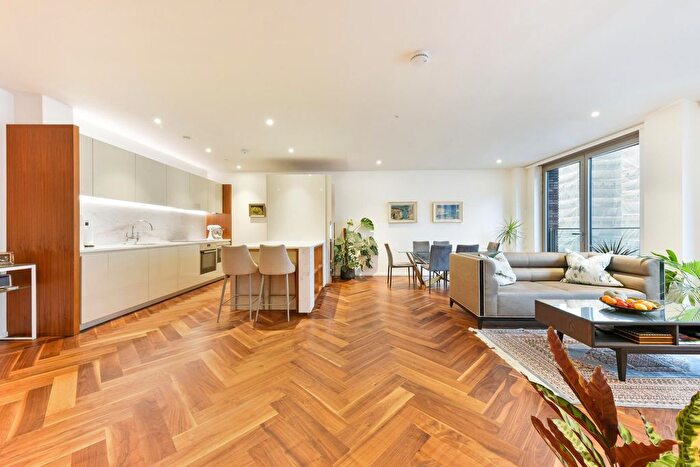 2 Bedroom Flat For Sale In Capital Building, Embassy Gardens, Nine Elms, London, SW11