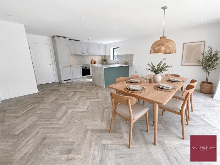3 Bedroom Semi-Detached House To Rent In Little Birches, Sidcup, DA15