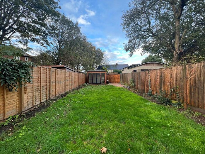 3 Bedroom Semi-Detached House For Sale In Victoria Road, Shoreham, BN43