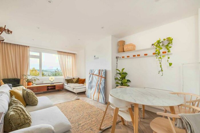 3 Bedroom House To Rent In Fairfield Avenue, BA1