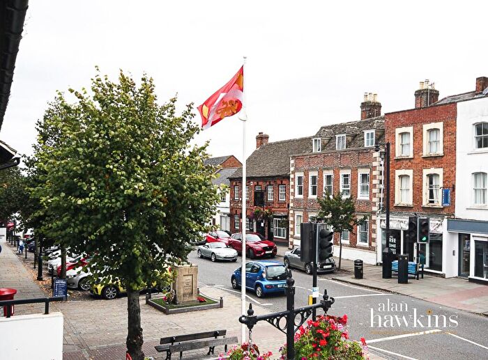 2 Bedroom Flat To Rent In High Street, Royal Wootton Bassett, SN4