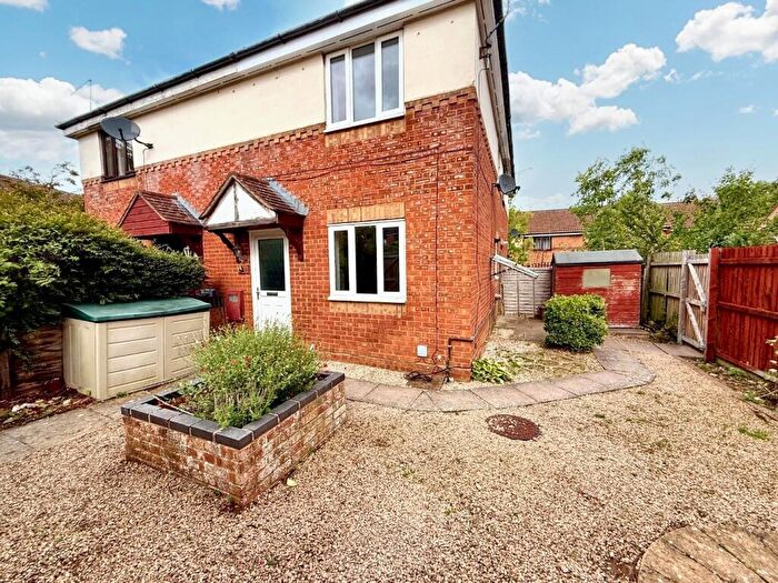 2 Bedroom Semi-Detached House For Sale In Stanley Way Daventry, NN11