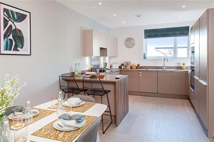 3 Bedroom Terraced House For Sale In Ballast Road, Erith, DA8