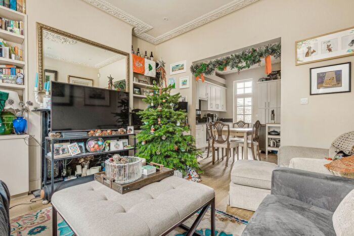 1 Bedroom Terraced House To Rent In Hurlingham Road, Fulham, SW6