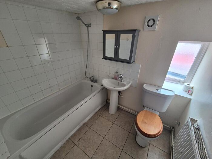 2 Bedroom Maisonette To Rent In High Street, Poole Quay, BH15