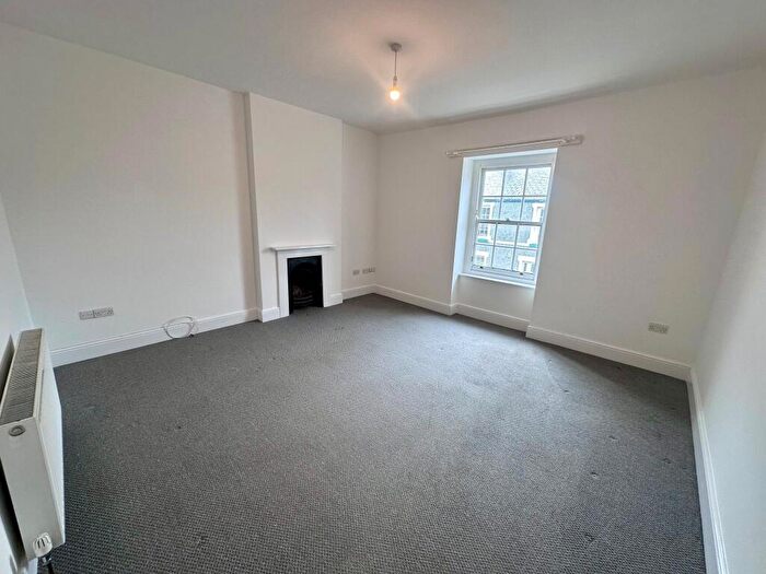 2 Bedroom Flat To Rent In Watling Street, Llanrwst, LL26