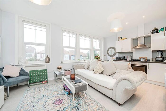 2 Bedroom Flat To Rent In Alexandra Park Road, London, N10