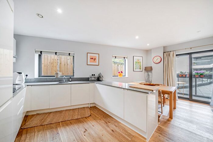 3 Bedroom Flat For Sale In Grove Vale, London, SE22