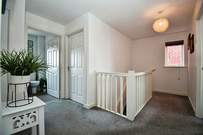 4 Bedroom Detached House For Sale In Grosvenor Road, Kingswood, Hull, HU7