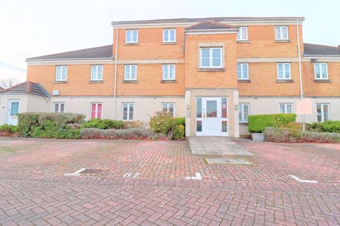 2 Bedroom Flat To Rent In Bedroom Flat Winton Road, Stratton, SN3