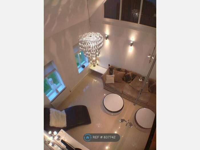 3 Bedroom Flat To Rent In Solihull, Shirley, Solihull, B90