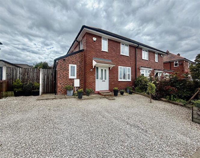 2 Bedroom Semi-Detached House For Sale In Kingsway, Garforth, Leeds, LS25