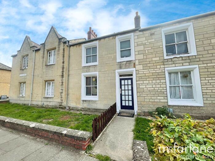 2 Bedroom End Of Terrace House For Sale In Reading Street, Swindon, SN1