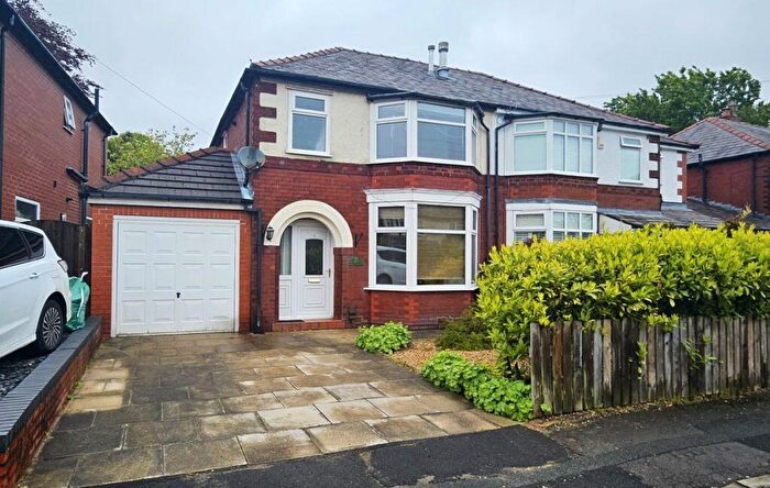 3 Bedroom Semi Detached House To Rent In Greenways, Kingwood Avenue, Bolton, BL1