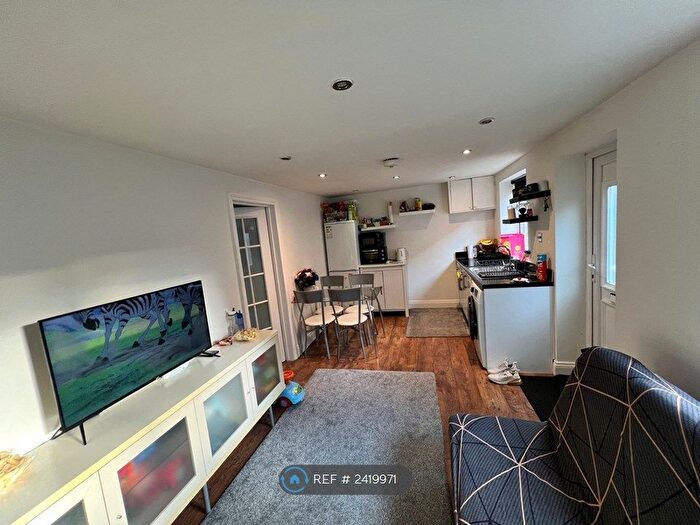 1 Bedroom Flat To Rent In Kings Drive, Edgware, HA8