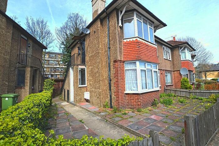 2 Bedroom Maisonette To Rent In Buller Close London, SE15