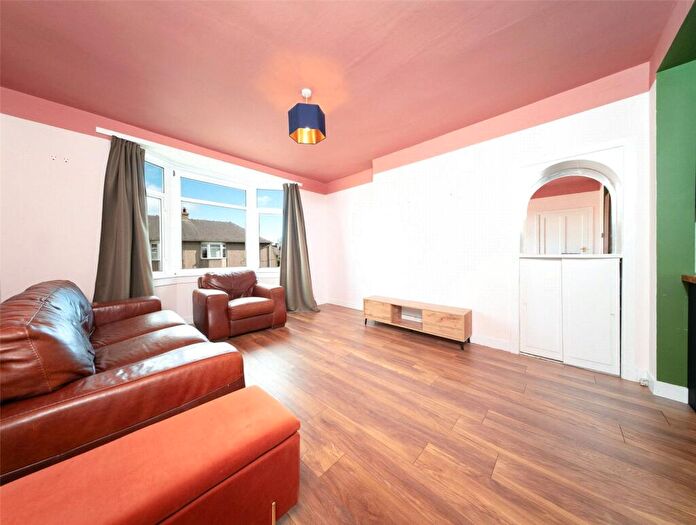 2 Bedroom Property To Rent In Granton Grove, Edinburgh, Midlothian, EH5