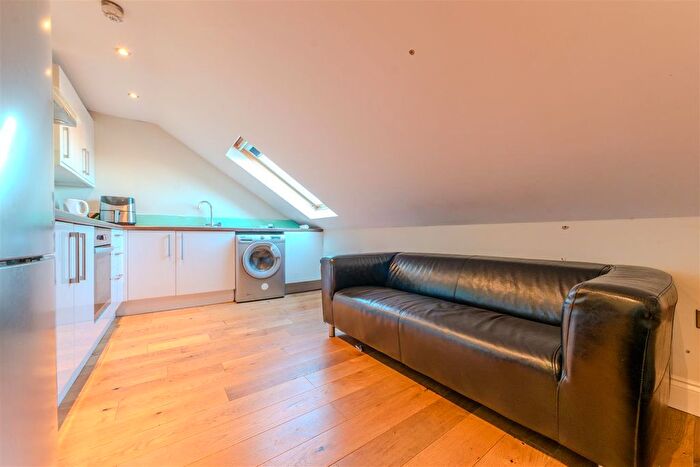 2 Bedroom Flat To Rent In Clemens Street, Leamington Spa, CV31