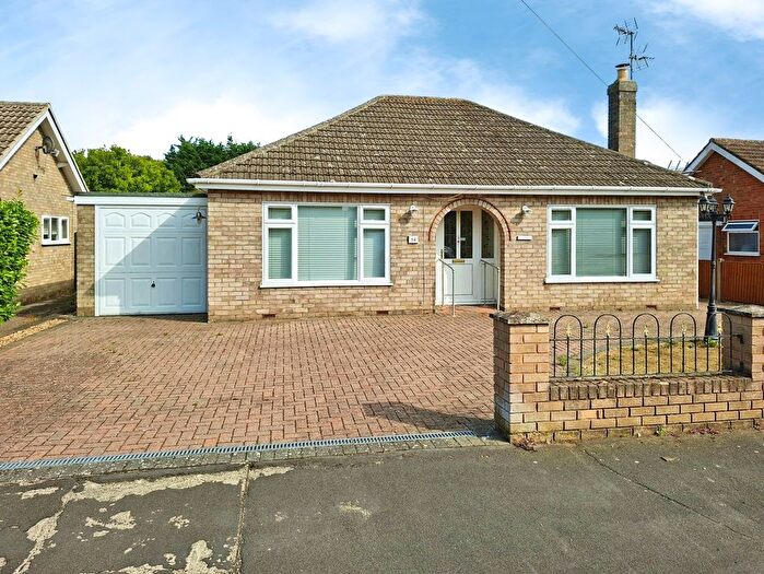 2 Bedroom Bungalow For Sale In Edinburgh Drive, Spalding, Lincolnshire, PE11