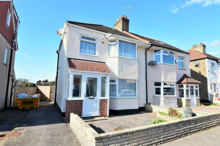 3 Bedroom Semi-Detached House To Rent In Gipsy Road, Welling, DA16