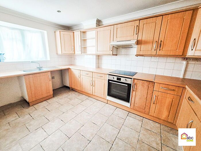 3 Bedroom Terraced House To Rent In Sparkbridge, Laindon, Basildon, SS15