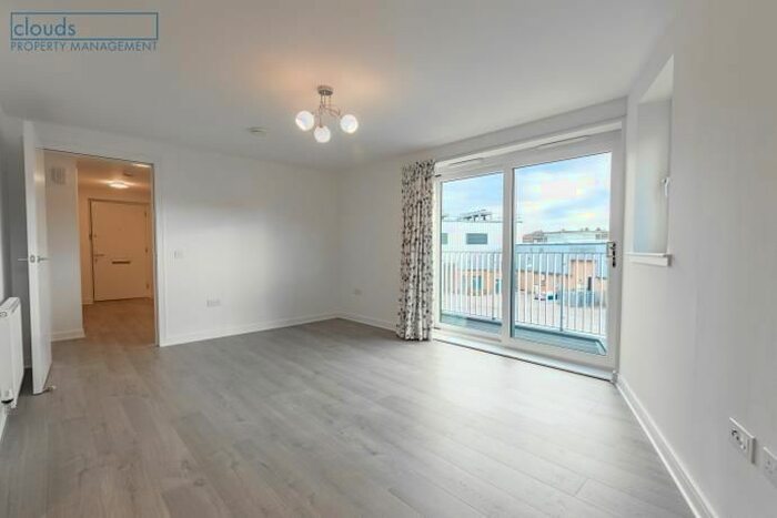 2 Bedroom Flat To Rent In Edinburgh, EH7