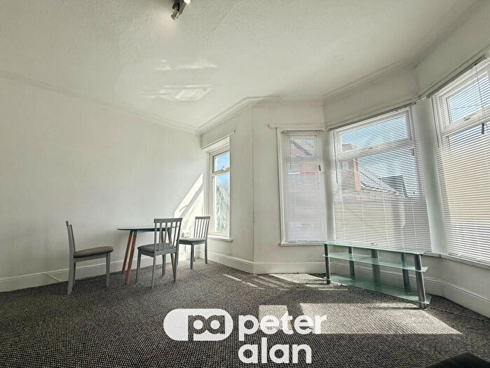 2 Bedroom Flat To Rent In Monthermer Road, CF24