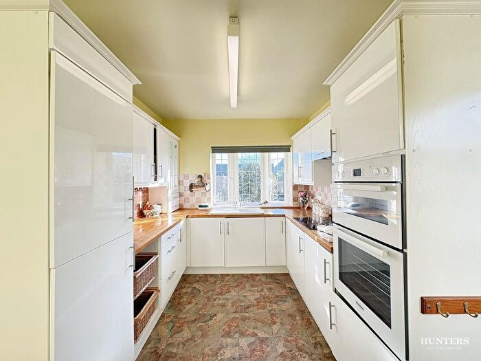 2 Bedroom Detached Bungalow For Sale In Willow Court, Batley, WF17