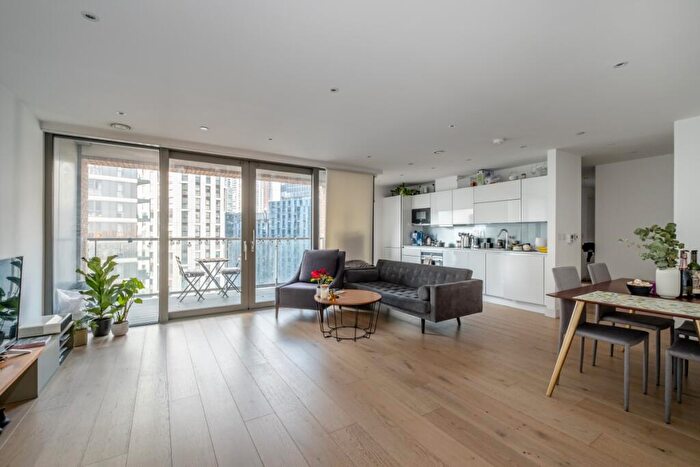 3 Bedroom Apartment To Rent In Heritage Tower, E14