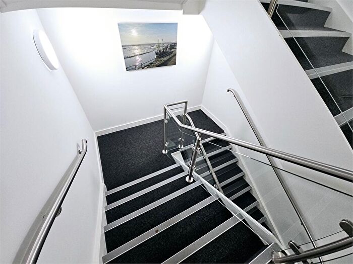 1 Bedroom Apartment For Sale In The Broadway, Leigh On Sea, Leigh On Sea, SS9
