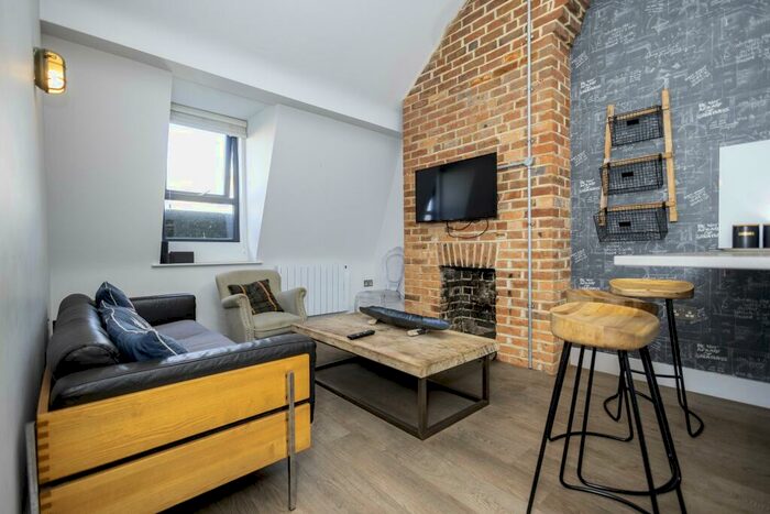 3 Bedroom Flat To Rent In Old Christchurch Road, , Bournemouth, BH1