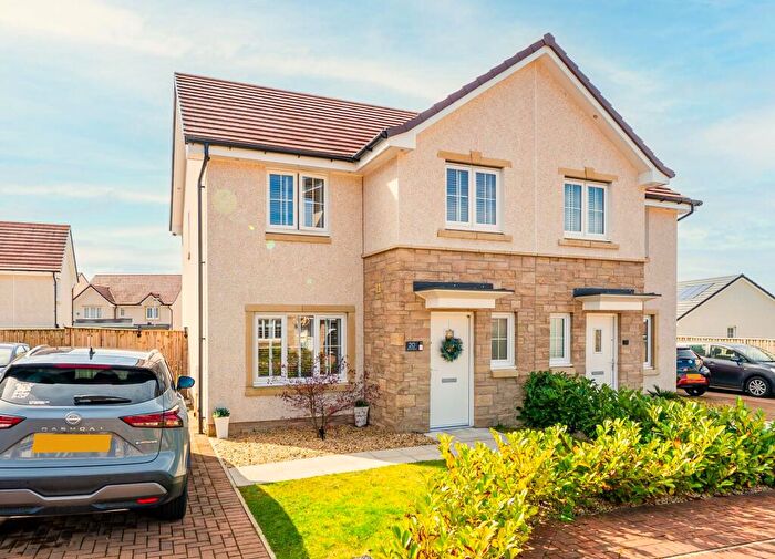 3 Bedroom Semi-Detached House For Sale In Redburn Wynd, Helensburgh, G84