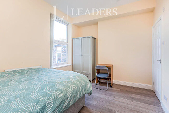 1 Bedroom House To Rent In Snow Hill, ST1