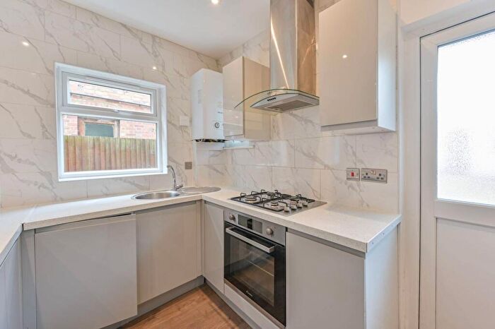 2 Bedroom Flat For Sale In Rosslyn Crescent, Harrow, HA1