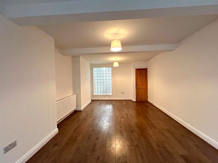 3 Bedroom Terraced House To Rent In Bishops Way, London, E2