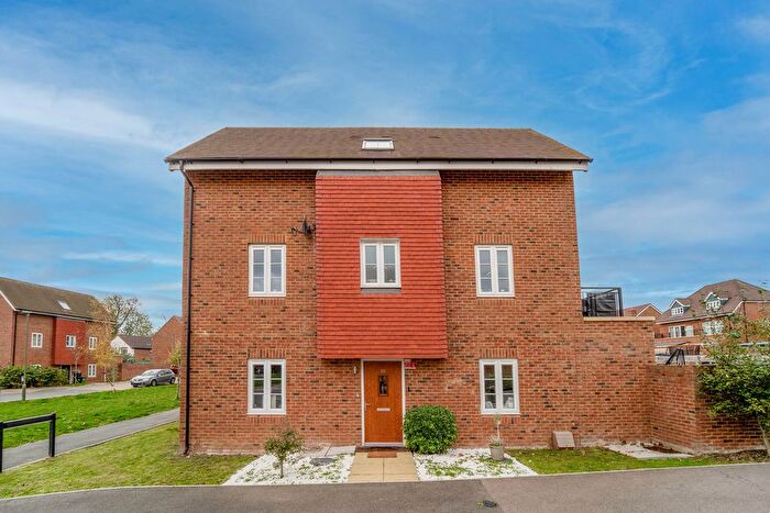 4 Bedroom Detached House For Sale In Beatrice Square, Tadworth, KT20