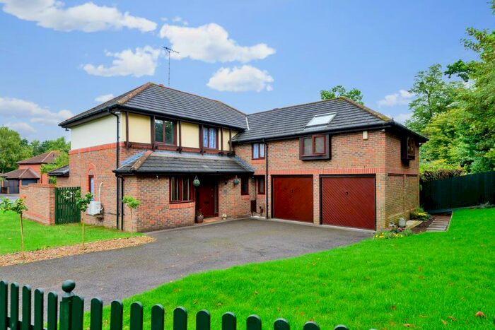 5 Bedroom Detached House To Rent In Field Park, Bracknell, RG12