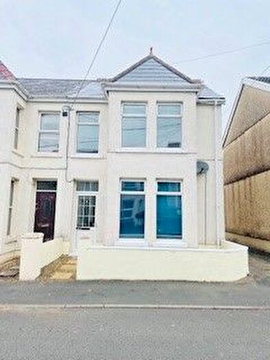 3 Bedroom Semi-Detached House To Rent In Walter Road, Ammanford, SA18