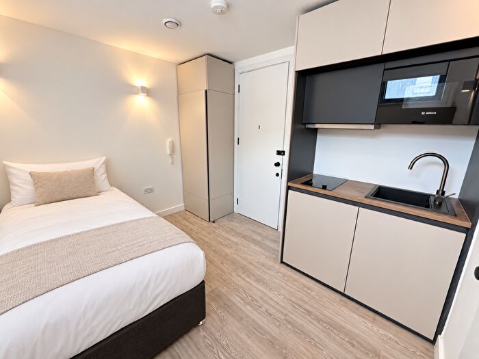 Studio To Rent In College Road, Harrow, HA1