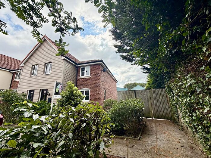 2 Bedroom End Of Terrace House For Sale In Elston Avenue, Selby, YO8