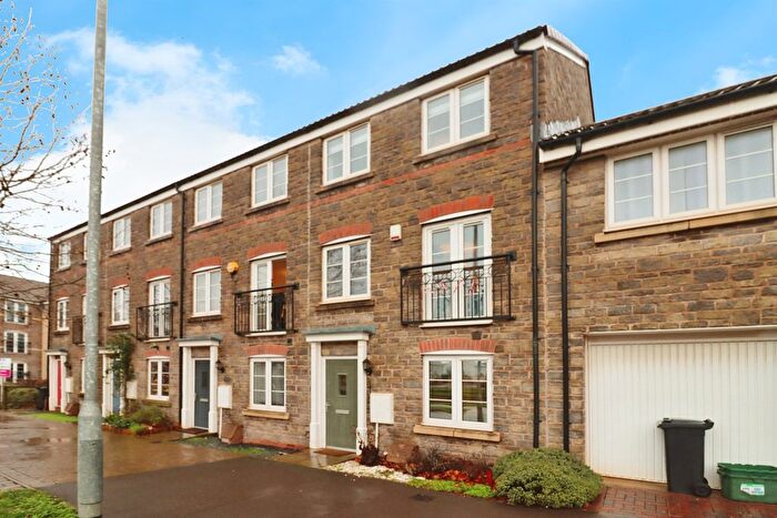 4 Bedroom Property For Sale In Honeysuckle Road, Emersons Green, Bristol, BS16